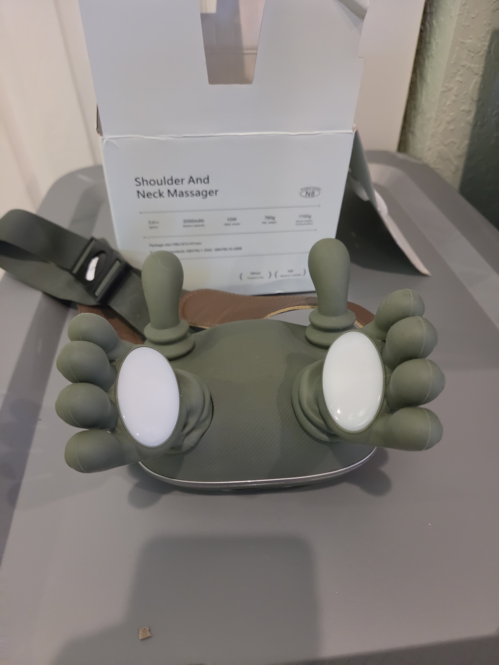 Portable Green Neck and Shoulder Massager - Handheld Relief - Picture 4 of 6